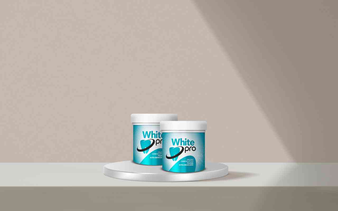Ottieni denti bianchi a casa in sicurezza: prova White Pro per un sorriso impeccabile