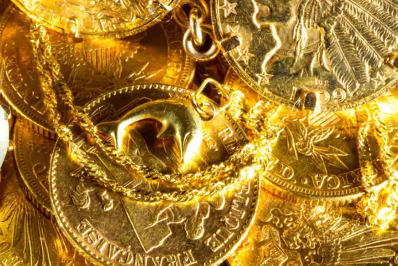Stai vendendo il tuo oro? Attenzione al prezzo dell’oro 750 che ti stanno offrendo oggi