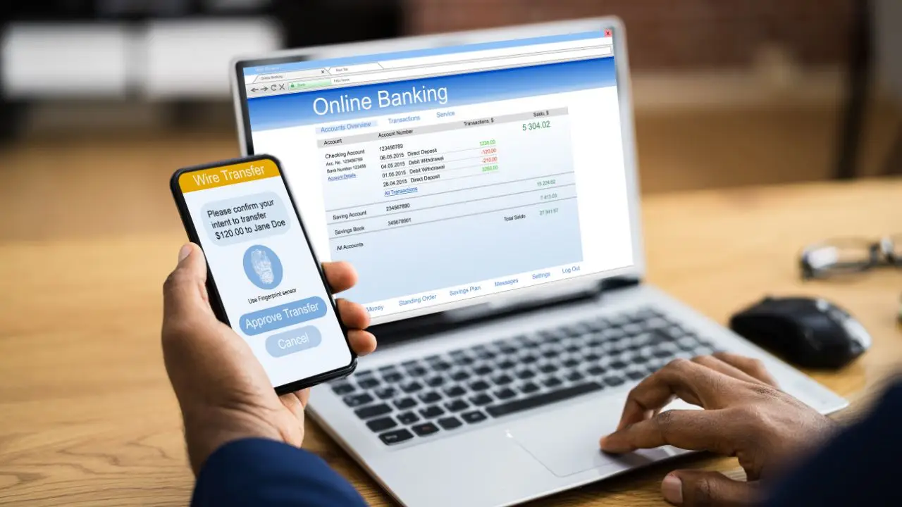 Conto corrente o cassa in banca? Ecco la verità sui costi nascosti che non ti dicono